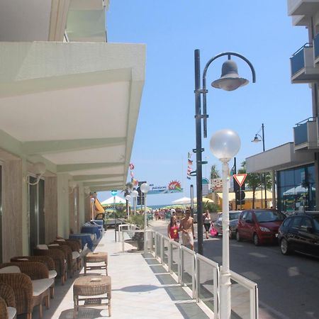 Hotel Bellavista-Olympic Rimini Bagian luar foto